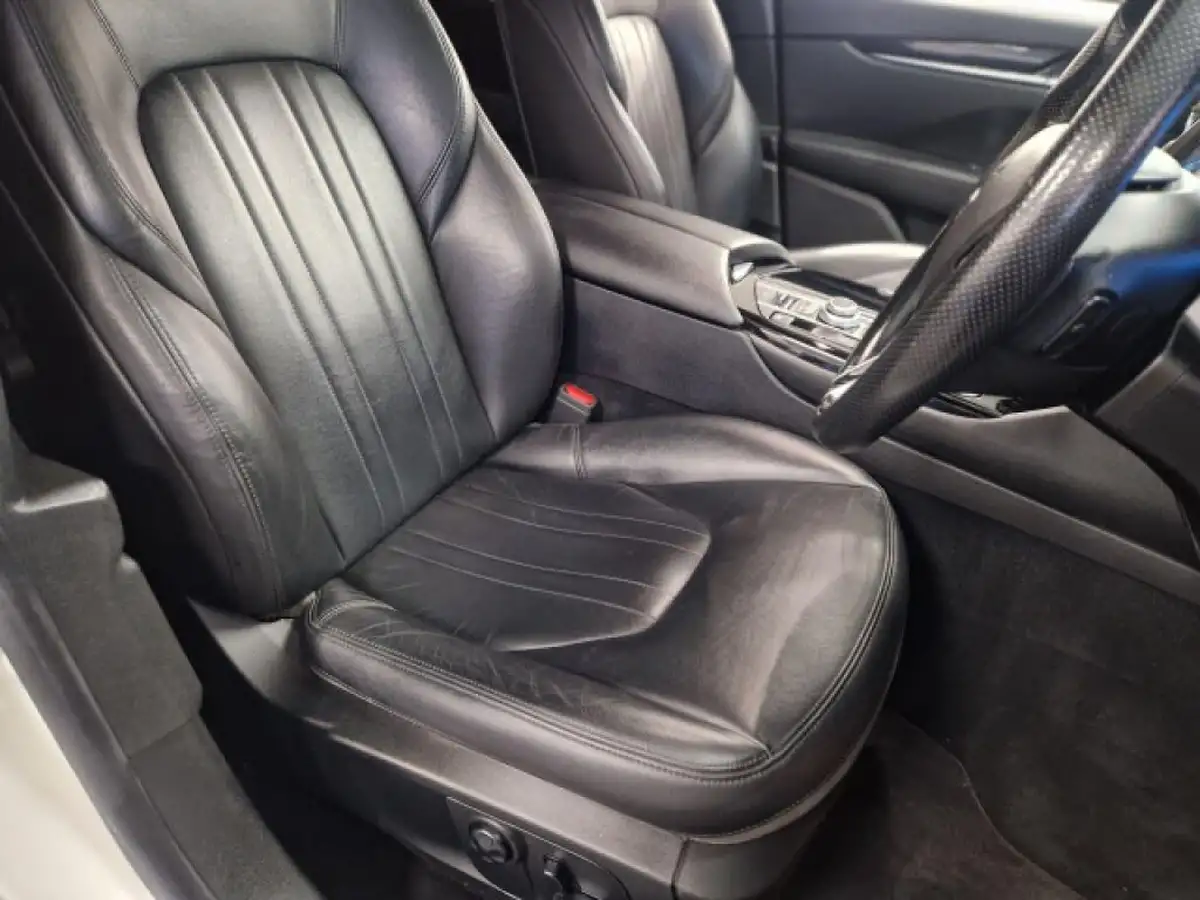 2017-maserati-levante-30td-awd-big-15