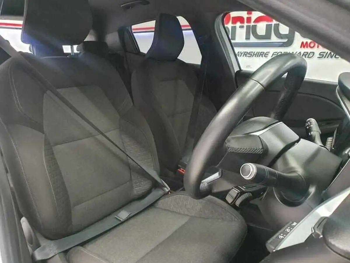 2020-renault-clio-10-sce-iconic-75bhp-big-13