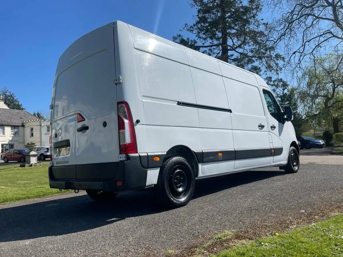2022-nissan-interstar-23dci-f35-l3h2-tekna-135pseu6d-panel-van-big-3
