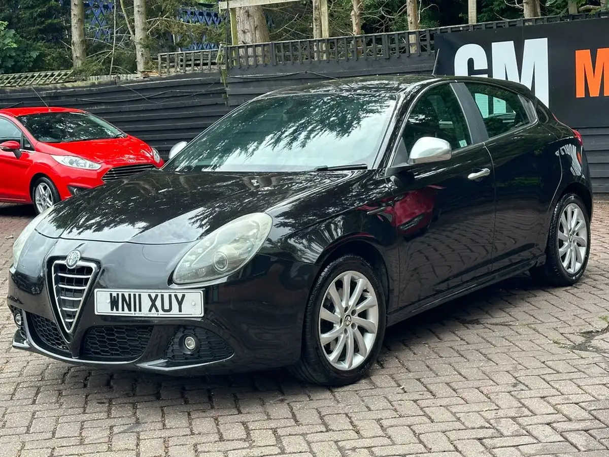 2011-alfa-romeo-giulietta-20td-veloce-170bhp-big-8