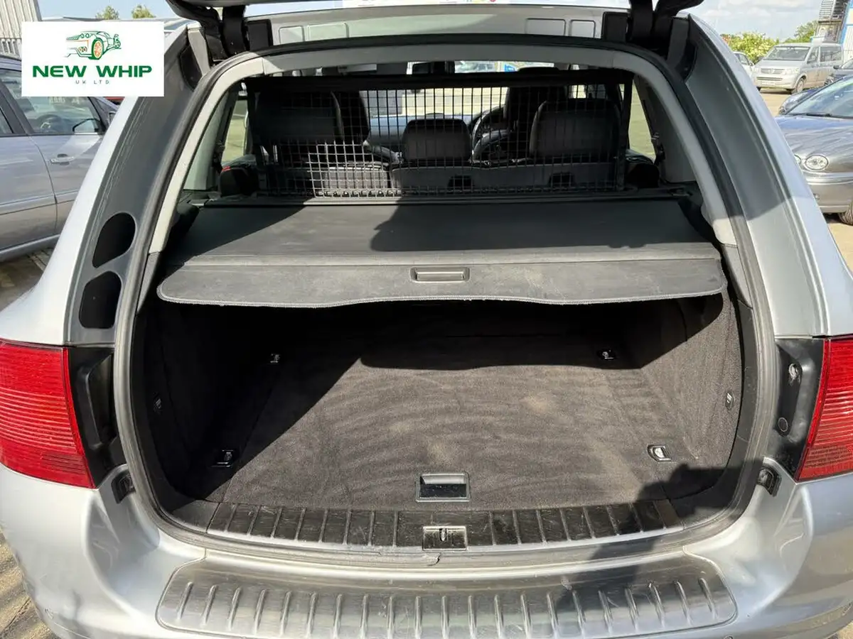 2004-porsche-cayenne-32-big-44