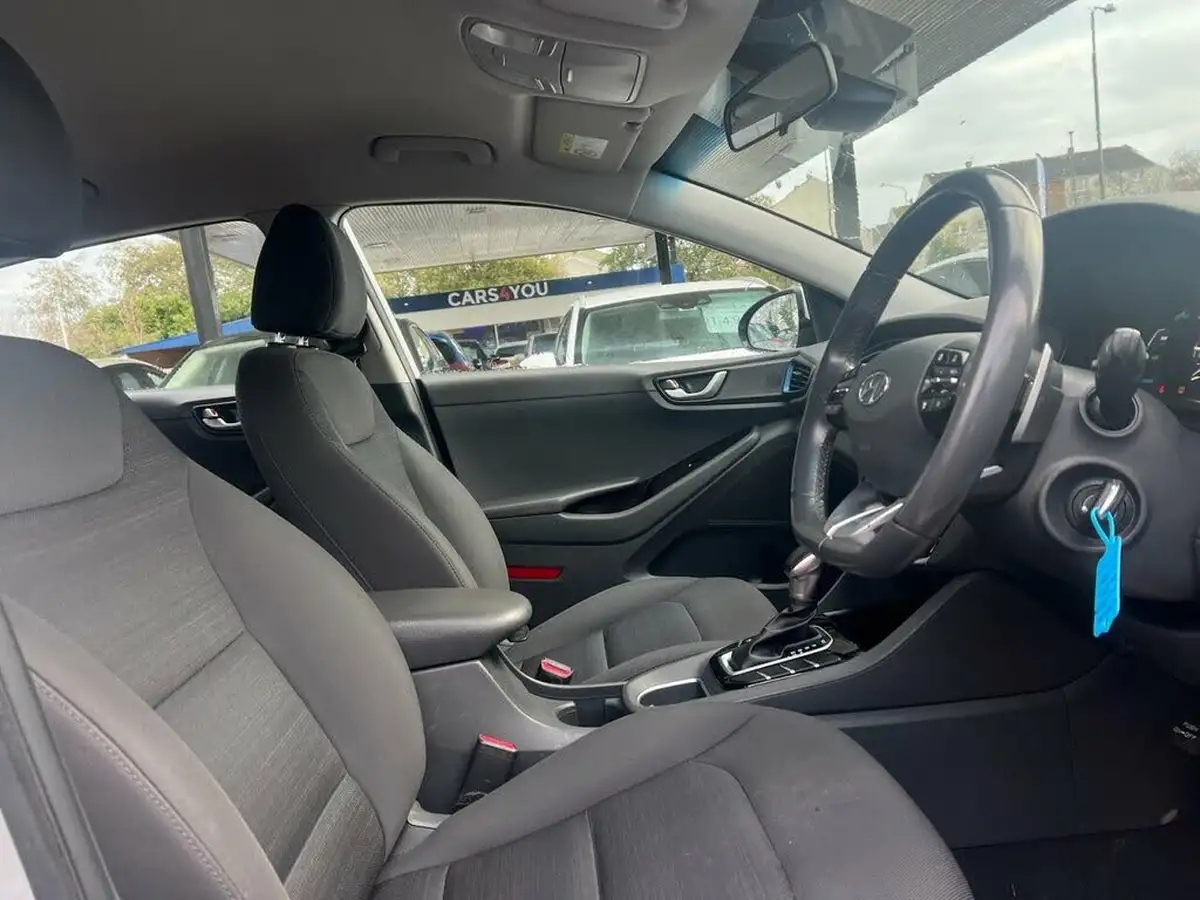 2019-hyundai-ioniq-16-gdi-se-hybrid-big-6