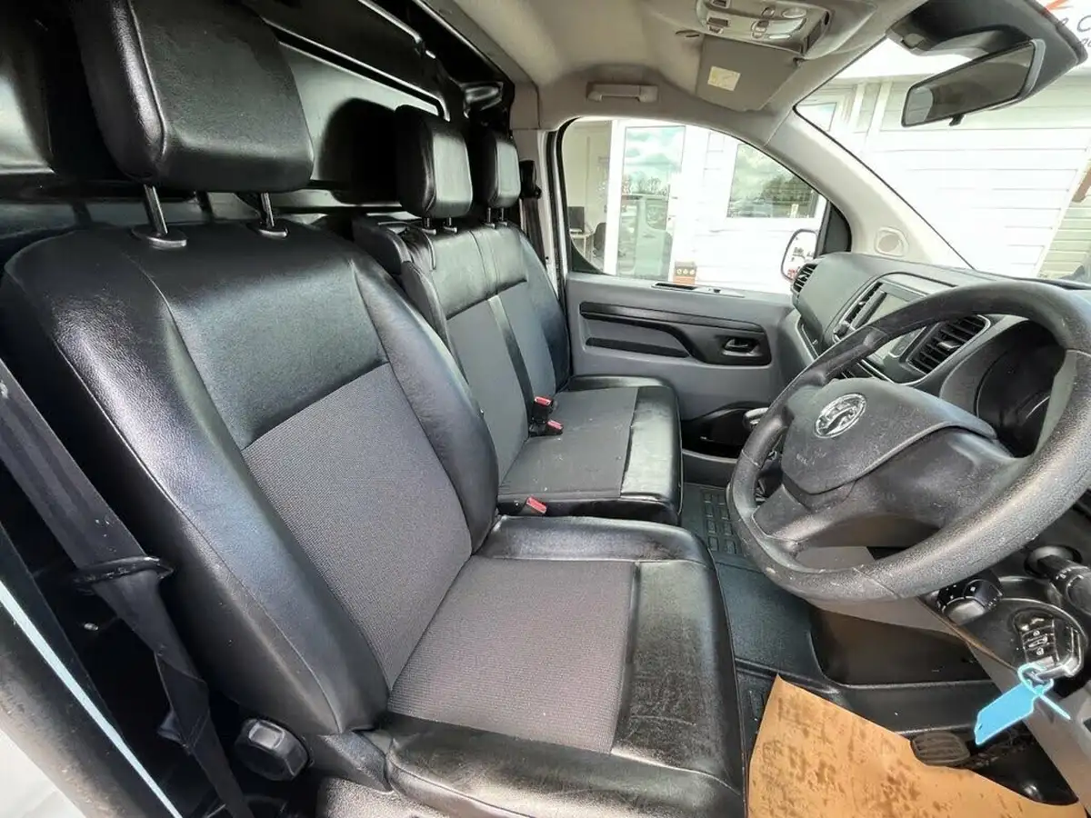 2020-vauxhall-vivaro-20td-3100-l2h1-dynamic-big-28