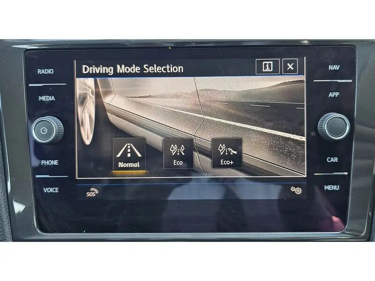 2020-volkswagen-golf-e-e-golf-big-23