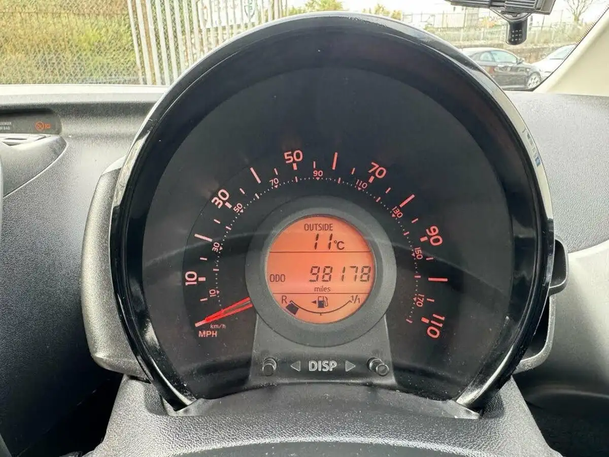 2016-citroen-c1-10-vti-airscape-feel-5d-big-31