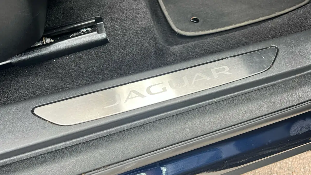 2023-jaguar-i-pace-ev400-r-dynamic-hse-black-big-20