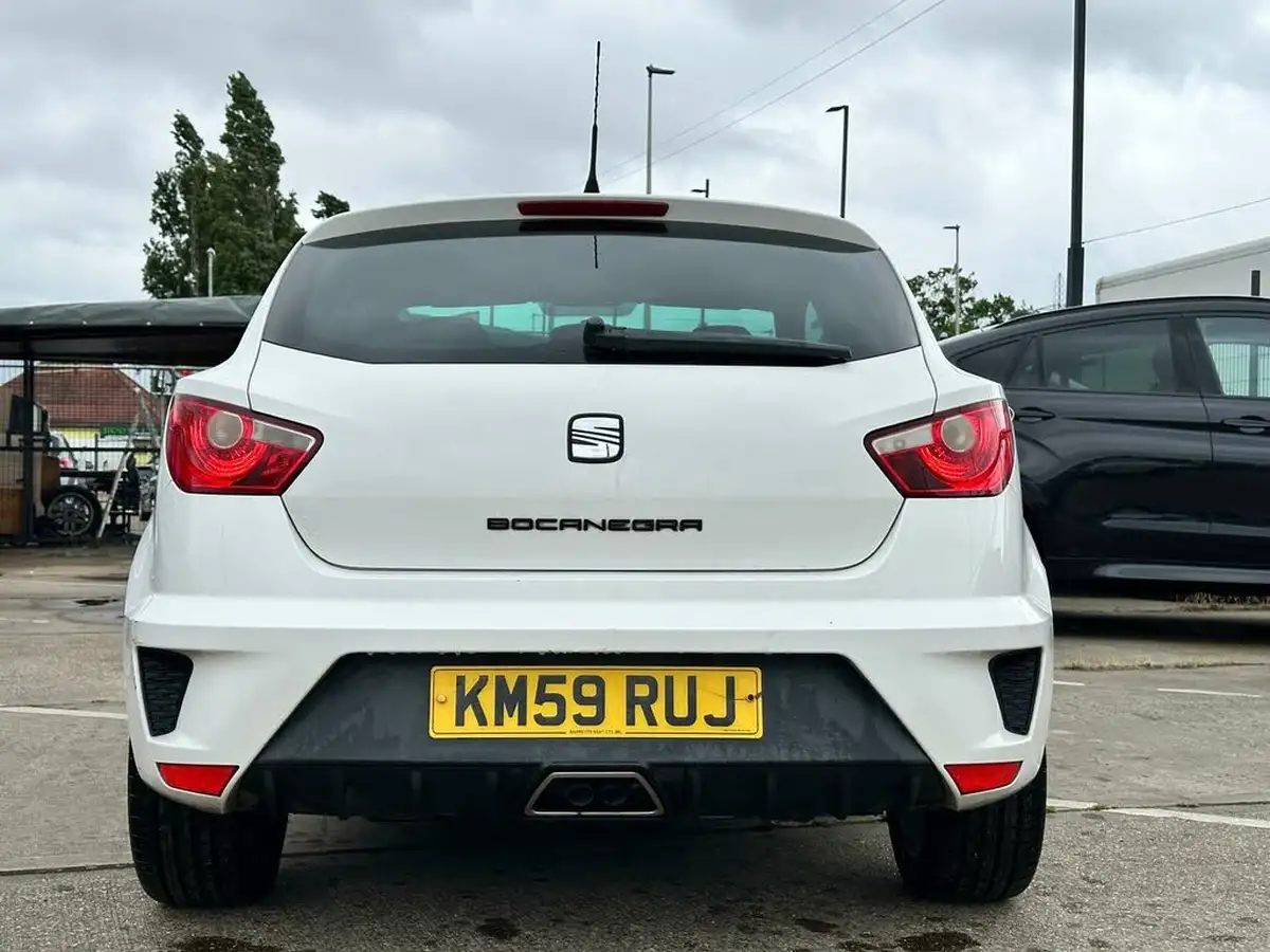 2010-seat-ibiza-14-bocanegra-big-9