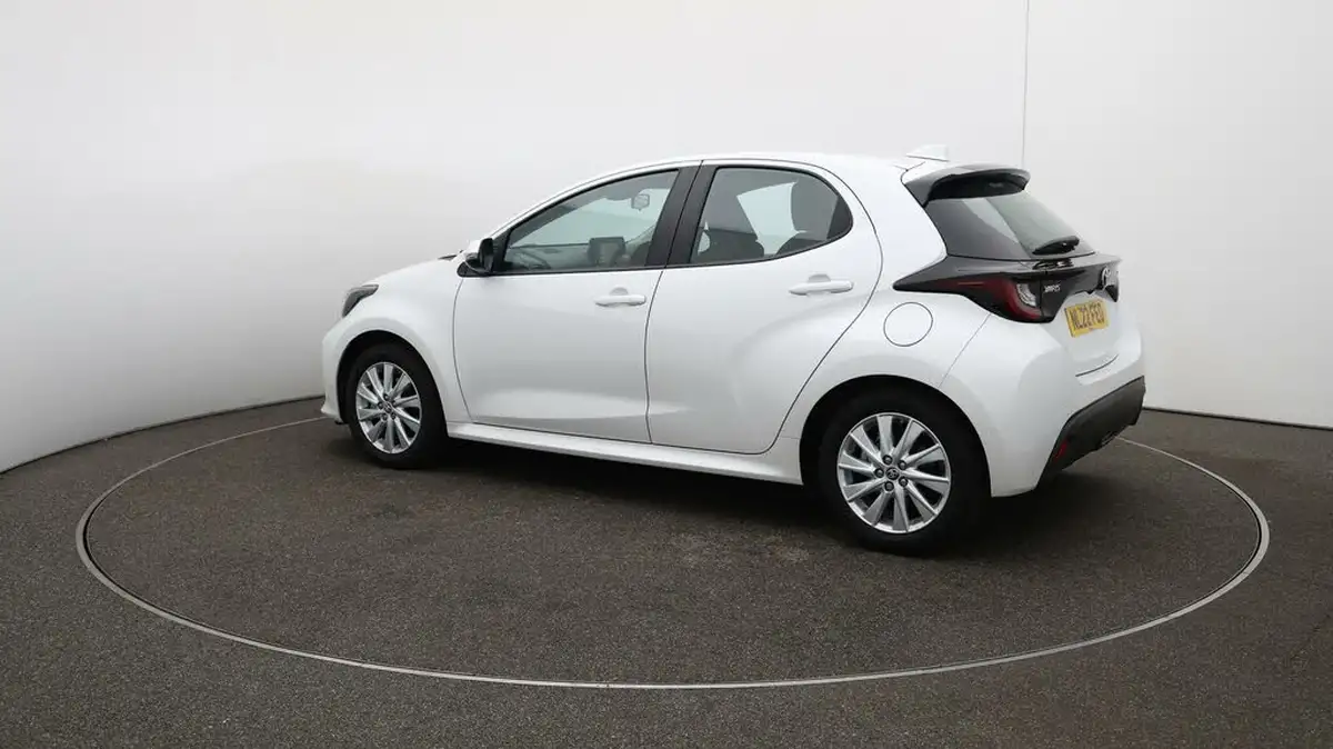 2022-toyota-yaris-15-vvt-i-icon-big-63