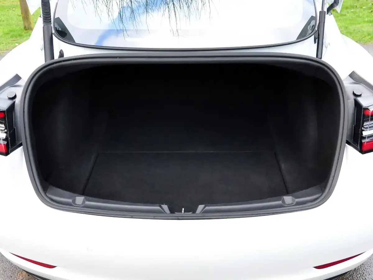2020-tesla-model-3-e-long-range-big-68