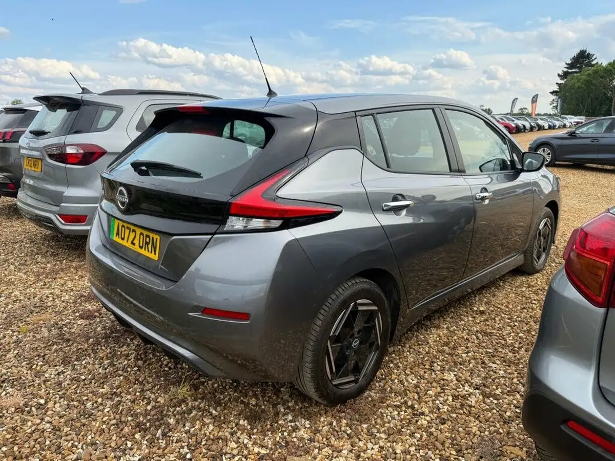 2022-nissan-leaf-e-acenta-39kwh-big-2