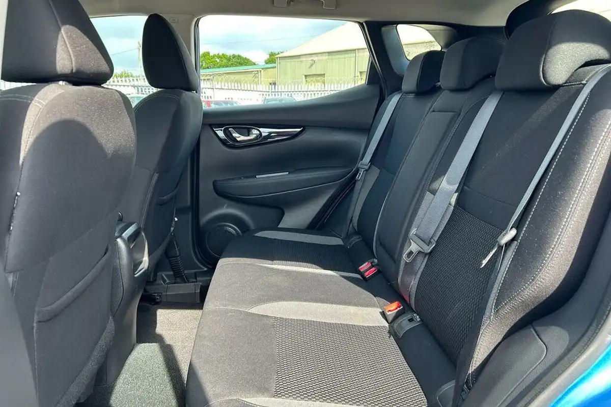 2019-nissan-qashqai-15dci-acenta-premium-heat-pack-big-18