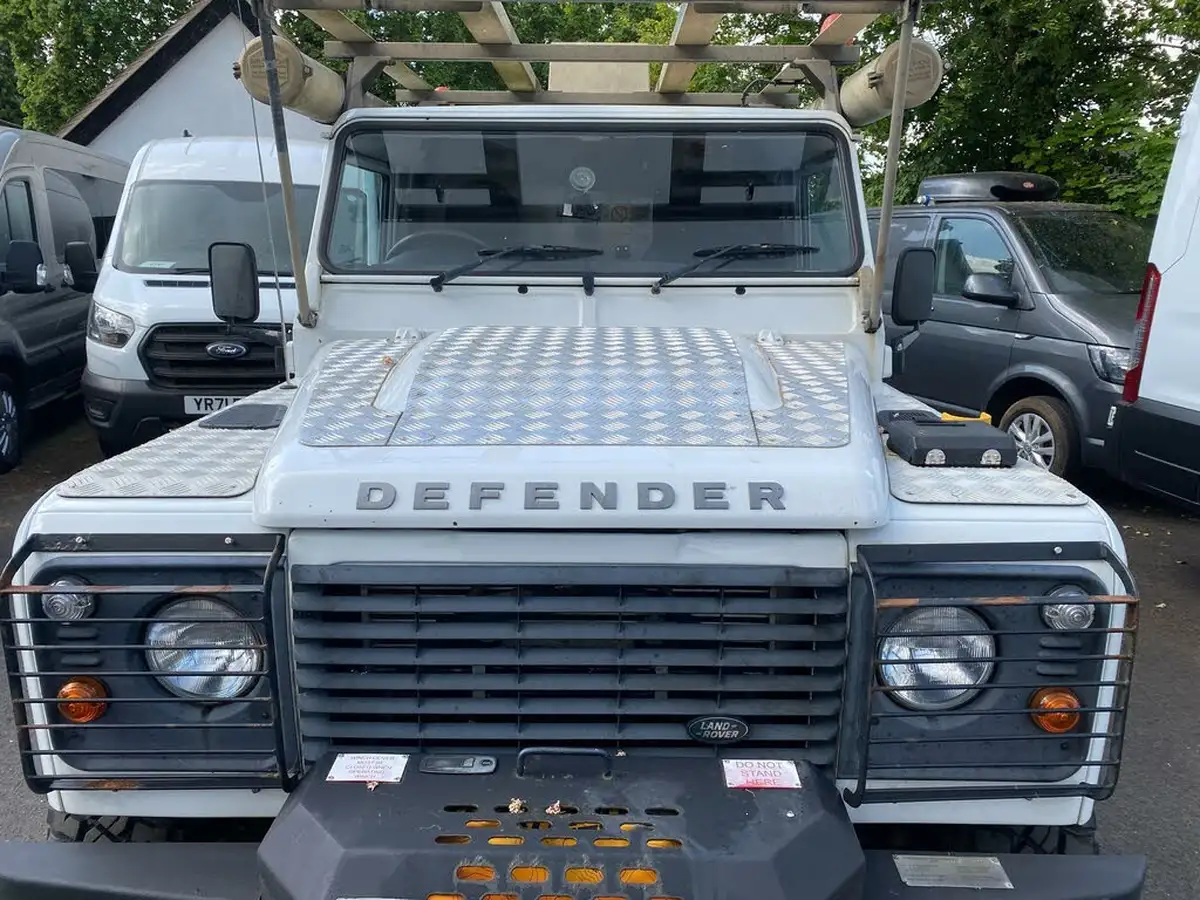 2015-land-rover-110-defender-22td-22i-hard-top-big-1