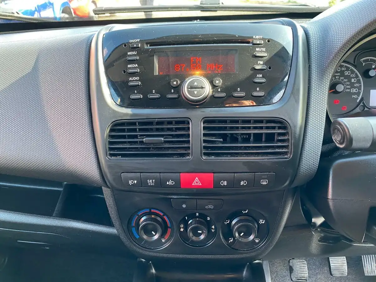 2014-fiat-doblo-16td-mylife-16multijet-105bhp-big-29