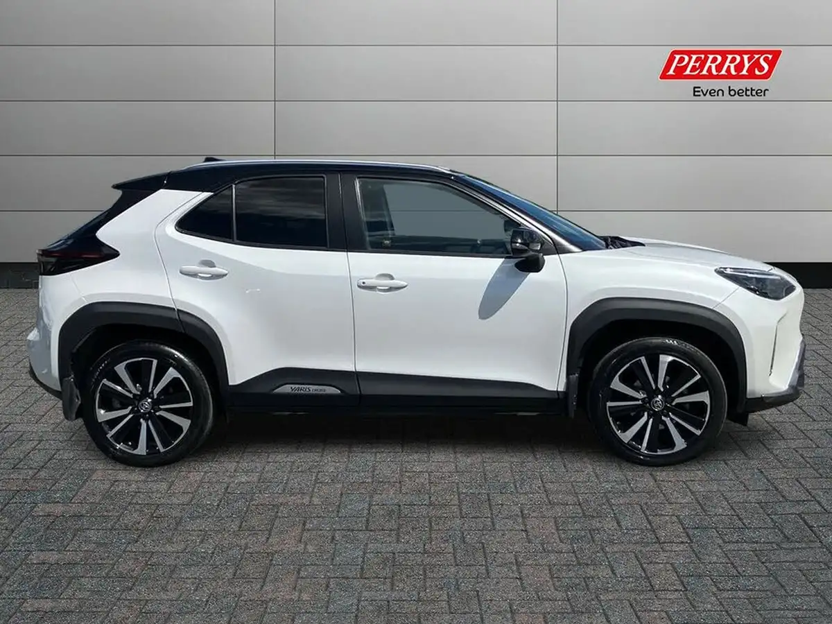 2021-toyota-yaris-cross-15-vvt-i-premiere-edition-awd-i-big-2