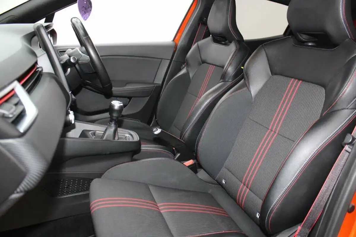 2020-renault-clio-10-tce-rs-line-100bhp-big-34