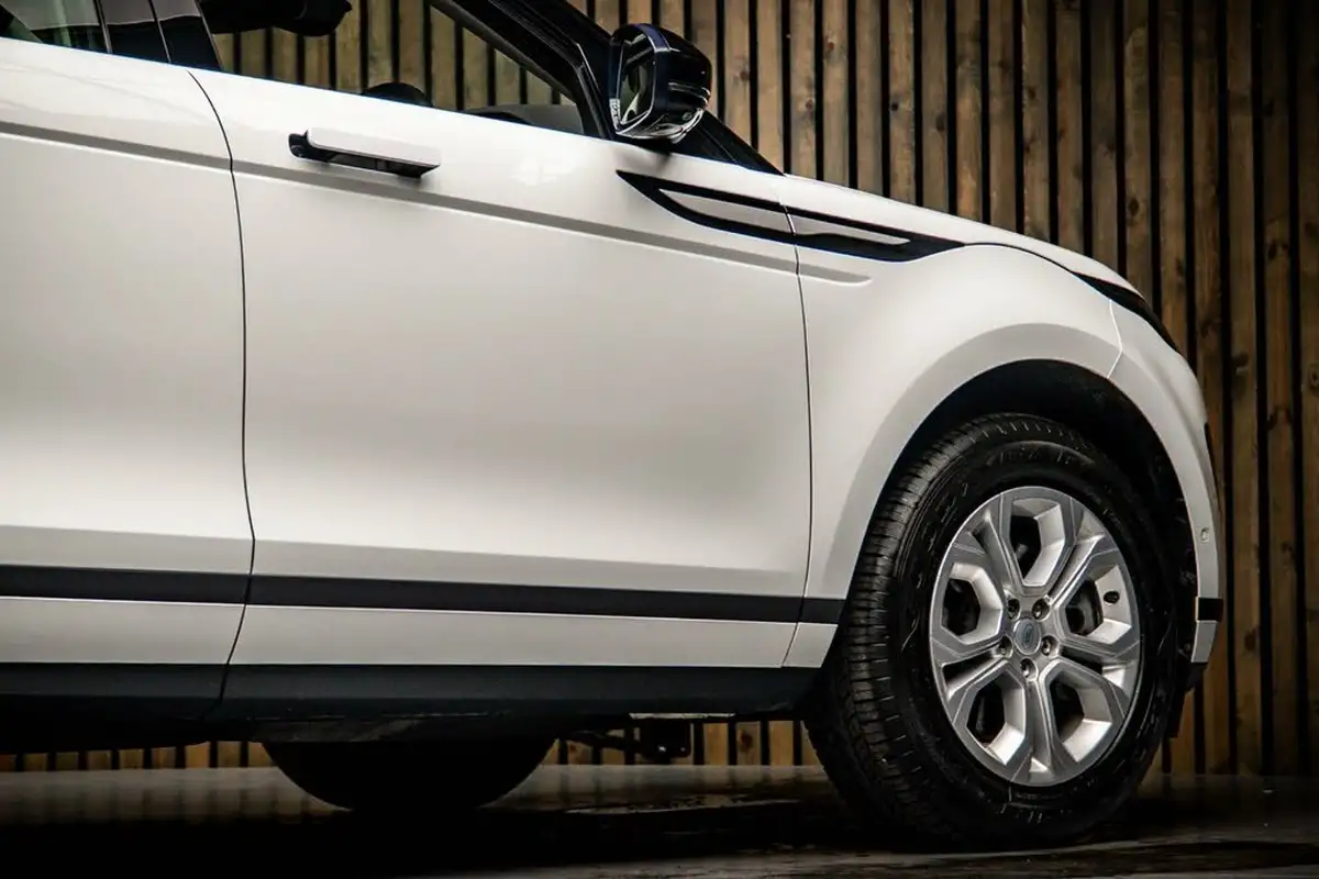 2021-land-rover-range-rover-evoque-15-p300e-s-big-13