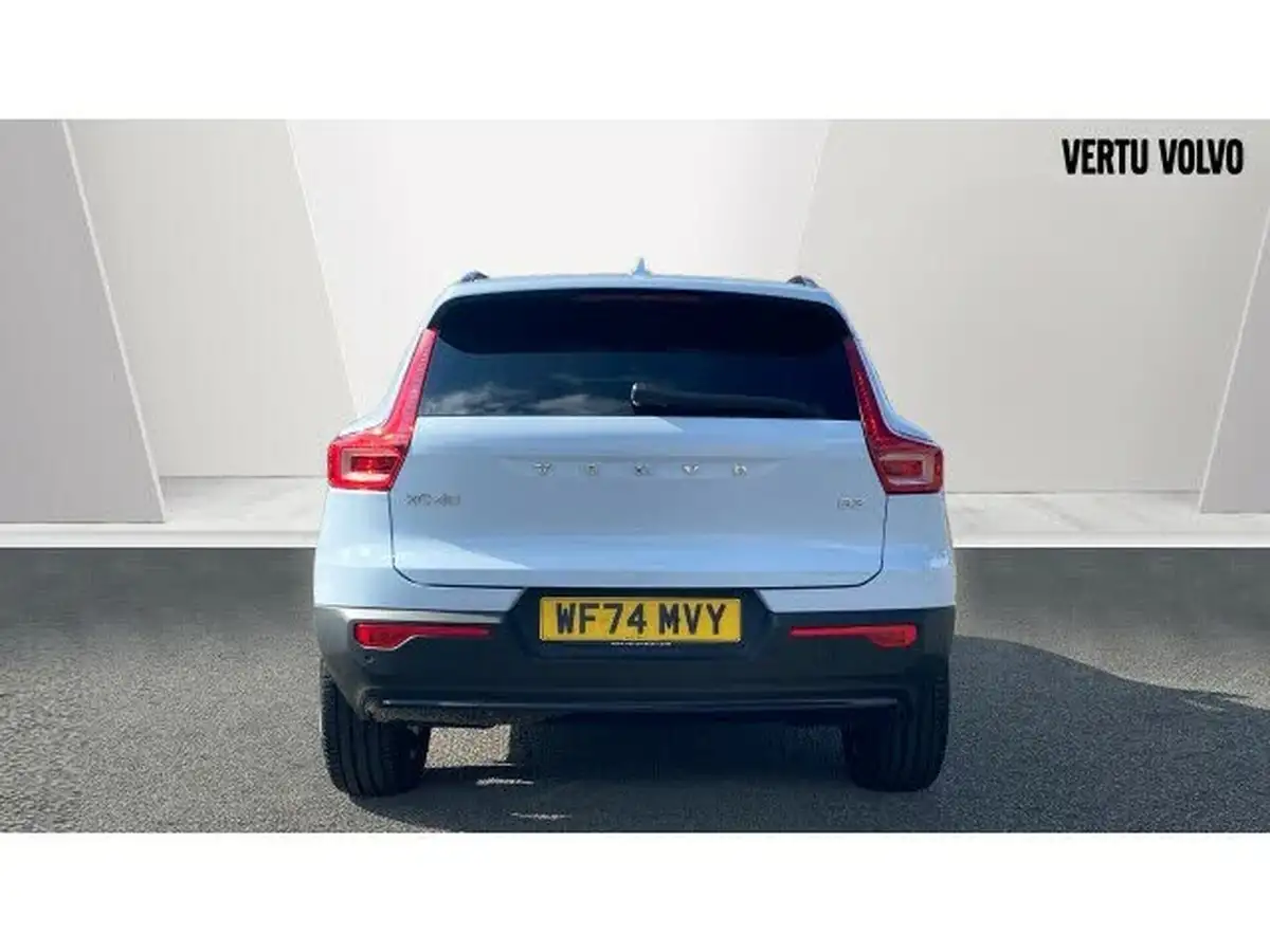 2024-volvo-xc40-20-b3-plus-big-12