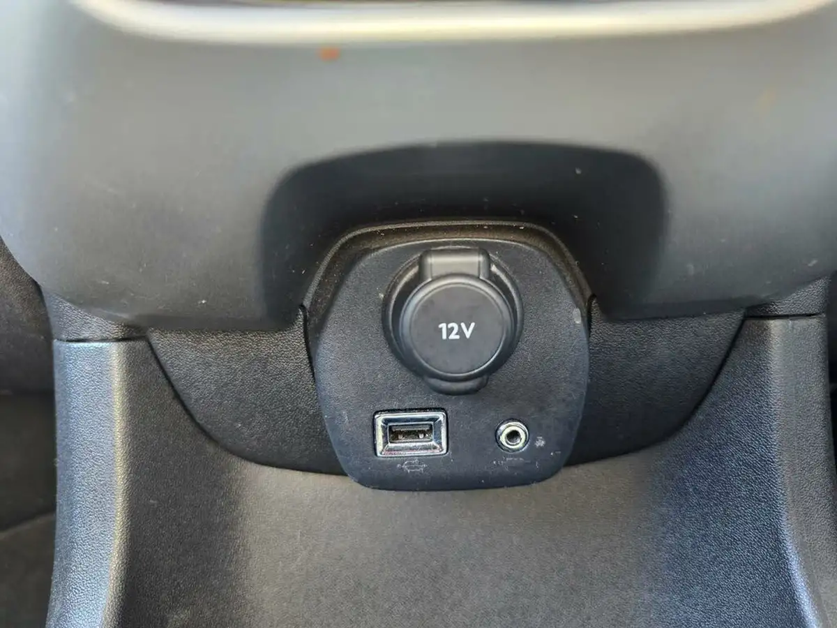 2015-toyota-aygo-10-vvt-i-x-play-5d-x-shift-big-28