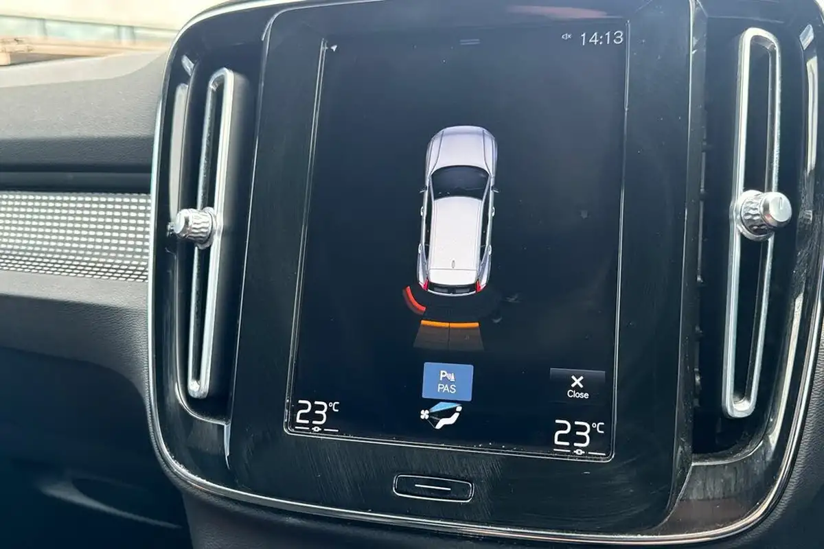 2021-volvo-xc40-15-t3-r-design-161bhp-big-15
