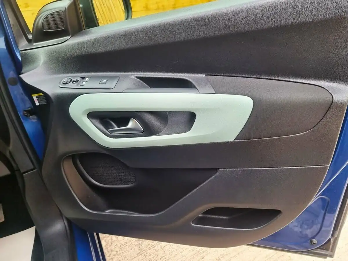 2022-citroen-berlingo-12-puretech-feel-xl-size-130ps-eat8-big-10