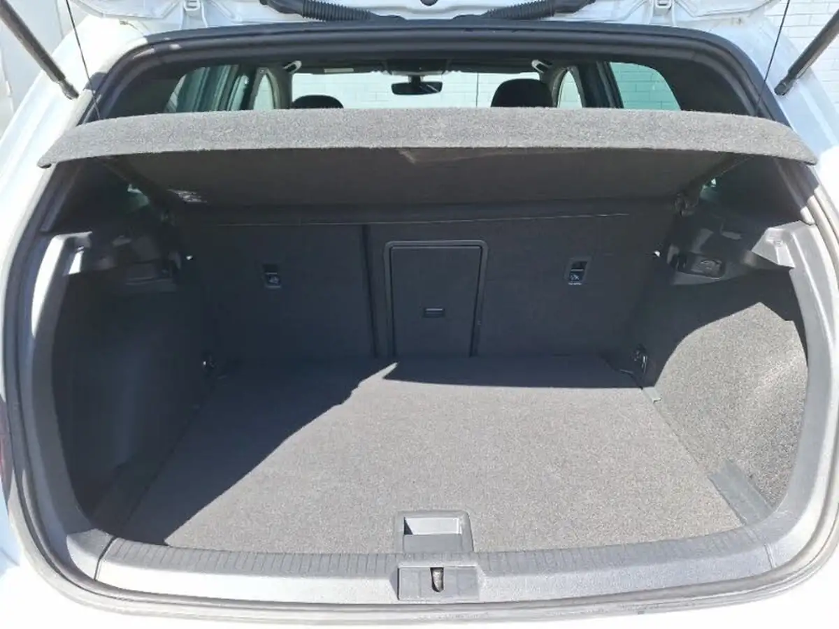2019-volkswagen-golf-20tdi-r-line-5d-dsg-big-7