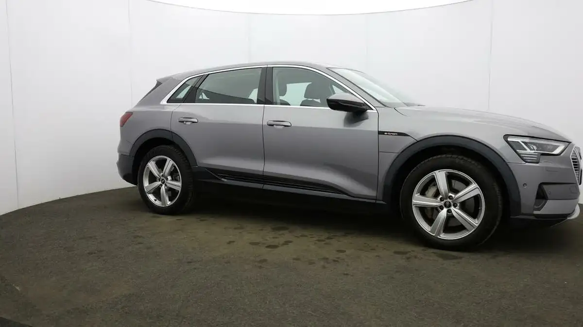 2021-audi-e-tron-50e-technik-station-wagon-big-52