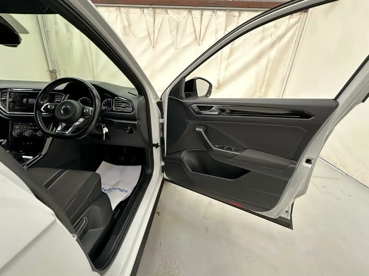 2021-volkswagen-t-roc-15-tsi-black-edition-big-8