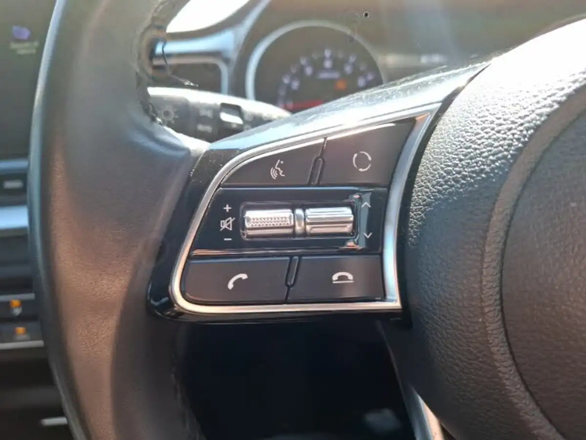 2022-kia-xceed-10-t-gdi-connect-big-9