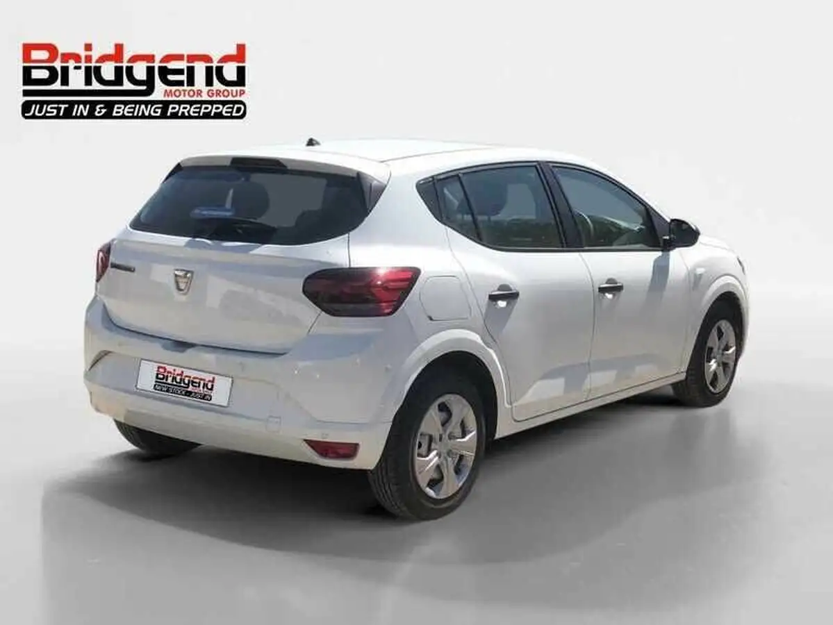2021-dacia-sandero-10-tce-essential-90bhp-big-2