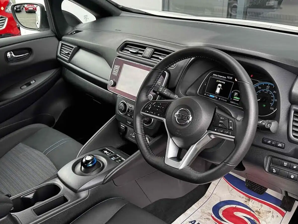 2022-nissan-leaf-e-acenta-big-26