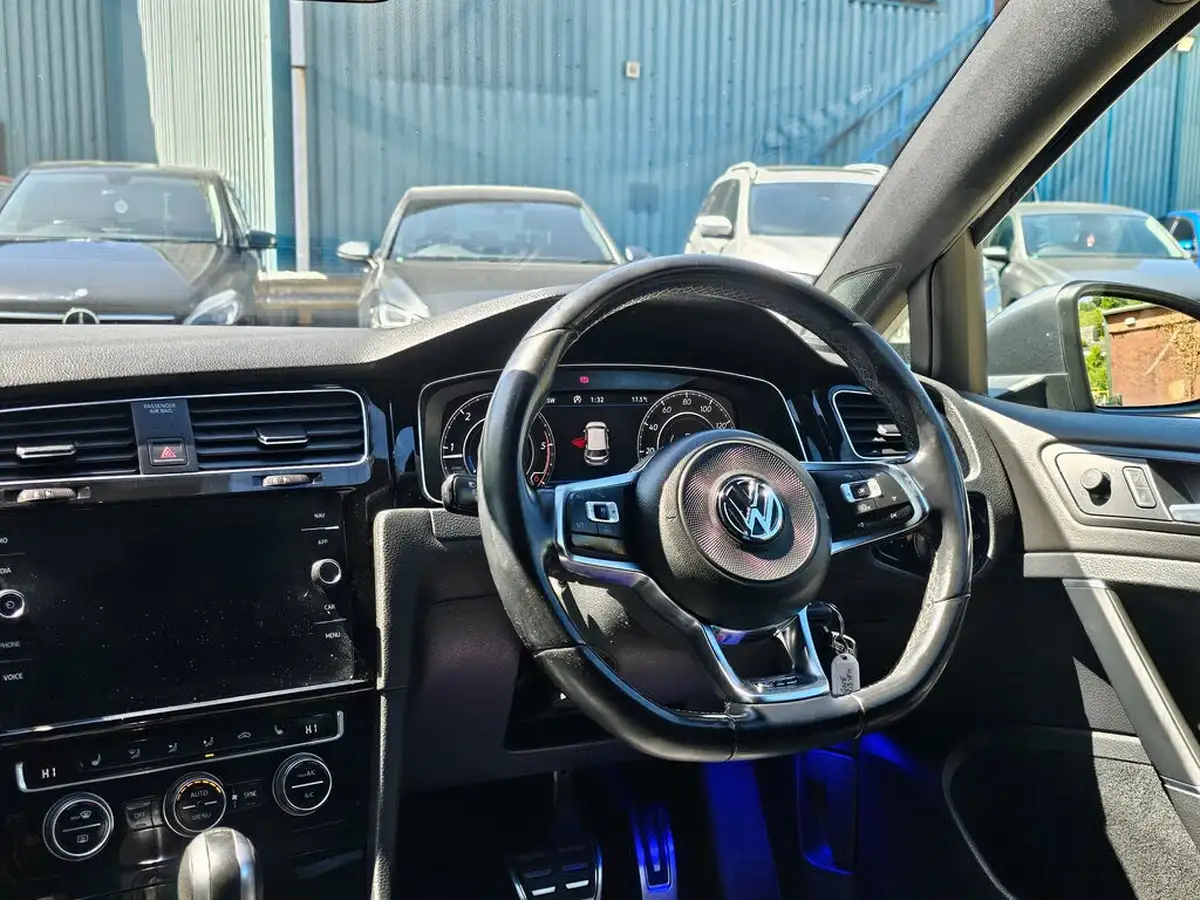 2018-volkswagen-golf-20tdi-gtd-hatchback-5d-dsg-big-14