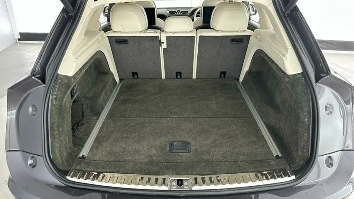 2023-bentley-bentayga-40-v8-big-32