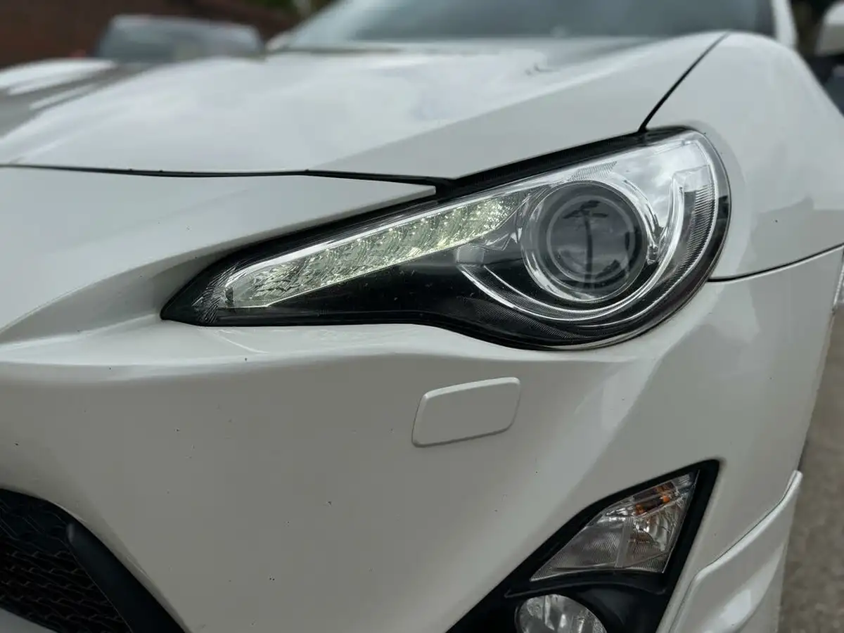 2015-toyota-gt86-20-aero-big-23
