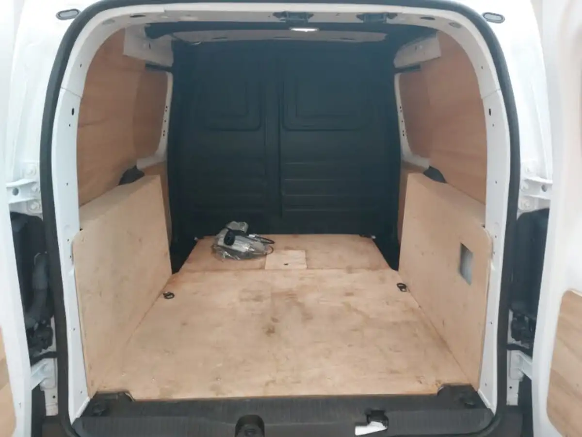 2023-nissan-townstar-e-45kwh-l1-acenta-big-7