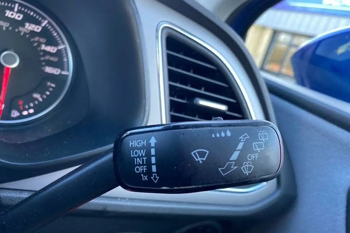 2019-seat-leon-16tdi-se-dynamic-hatchback-big-14