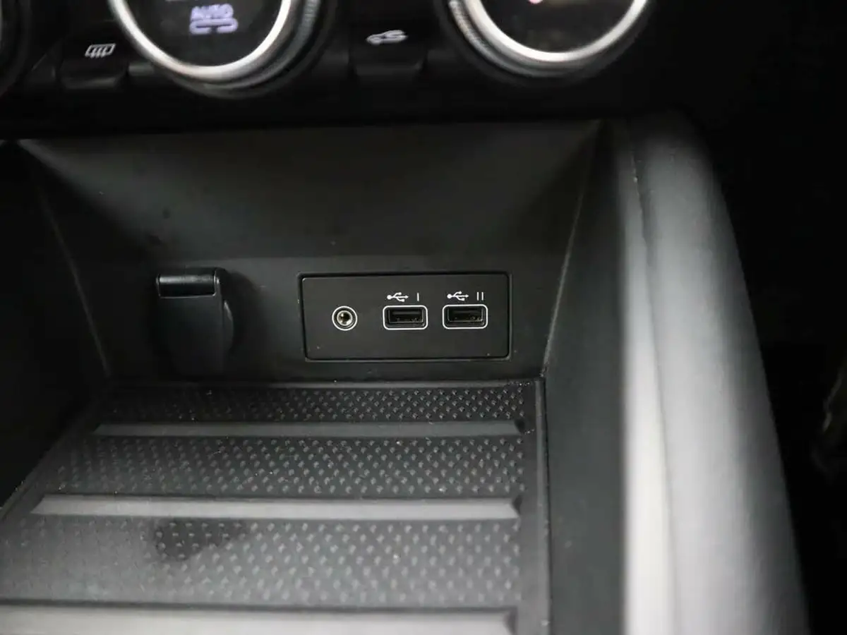 2023-renault-captur-16-e-tech-engineered-145ps-full-big-28