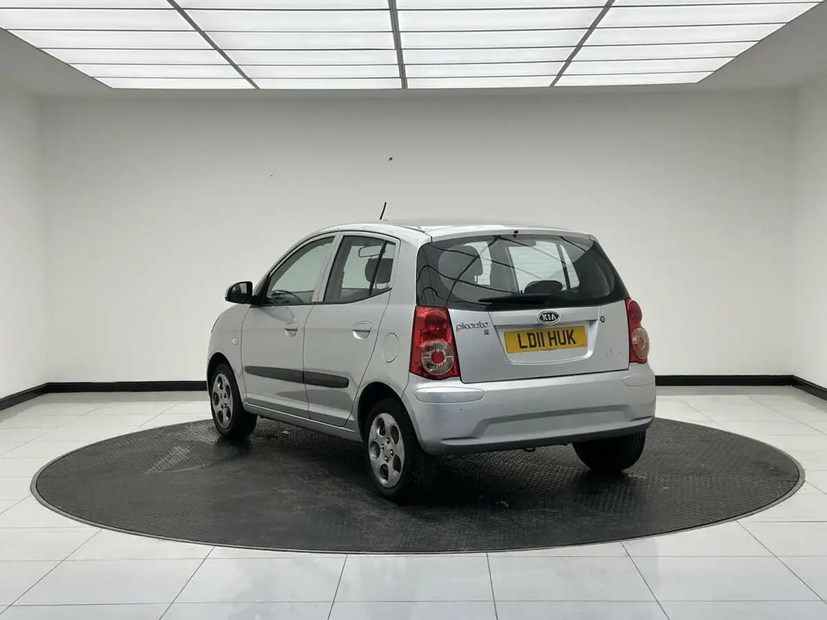 2011-kia-picanto-11-graphite-big-3
