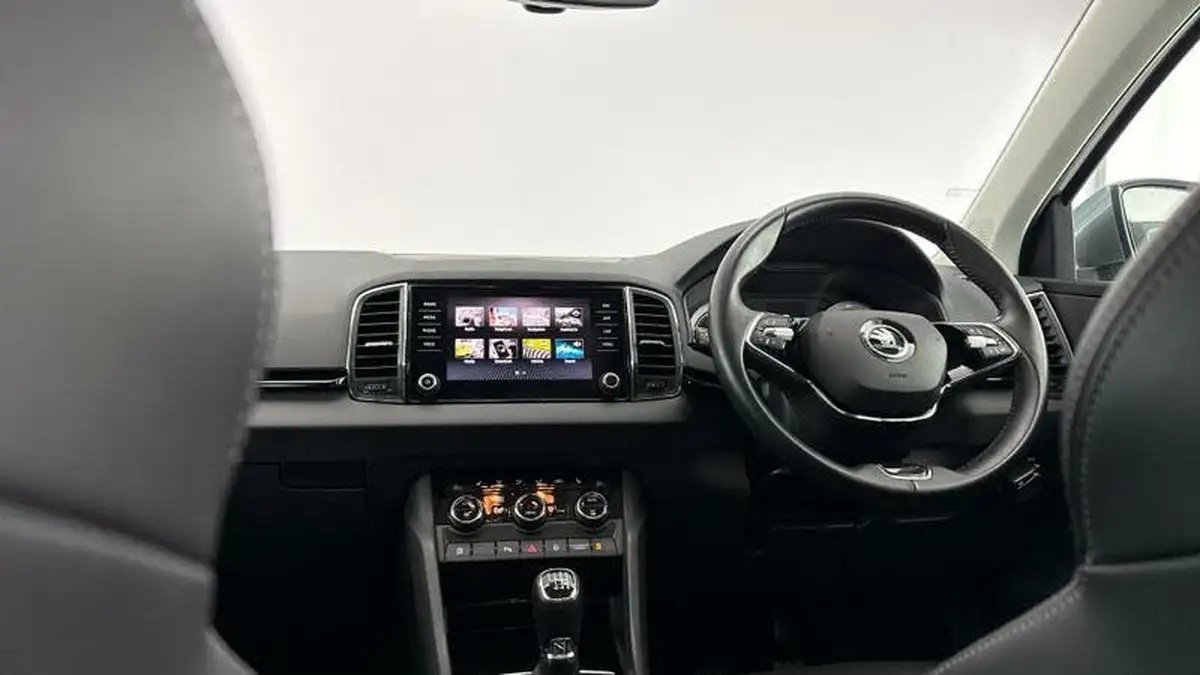 2021-skoda-karoq-10-tsi-se-l-110ps-big-26