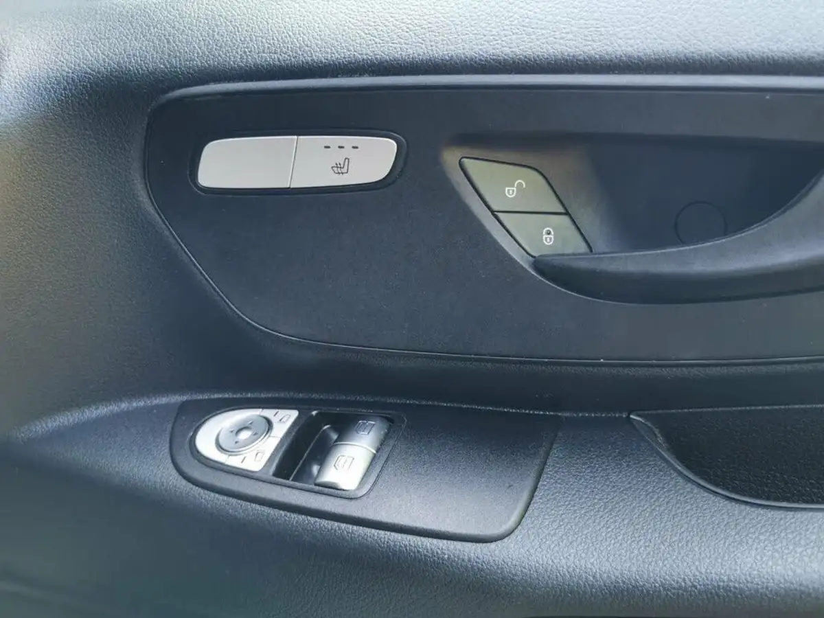 2022-mercedes-benz-vito-e-progressive-l2-big-23