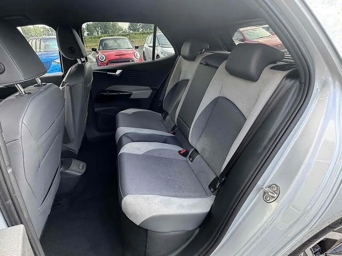 2021-volkswagen-id3-e-tour-big-26