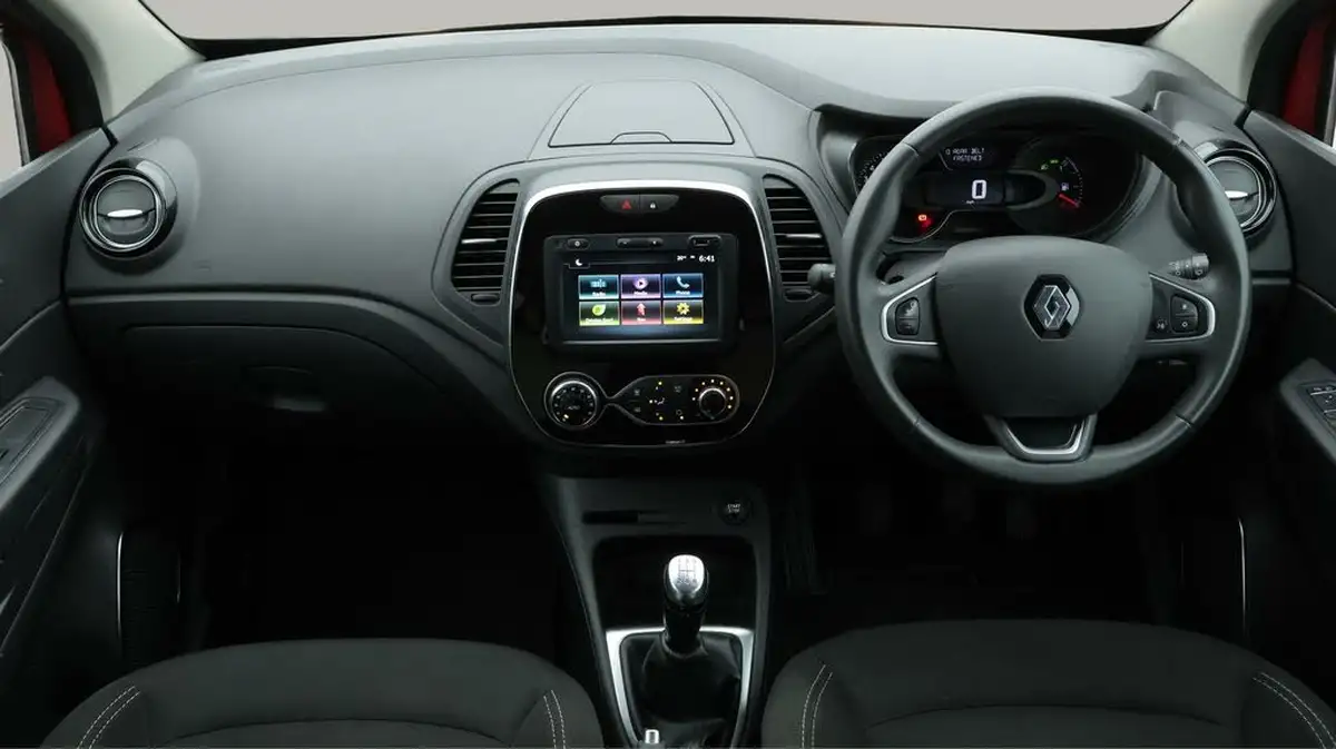 2019-renault-captur-09-tce-iconic-big-13