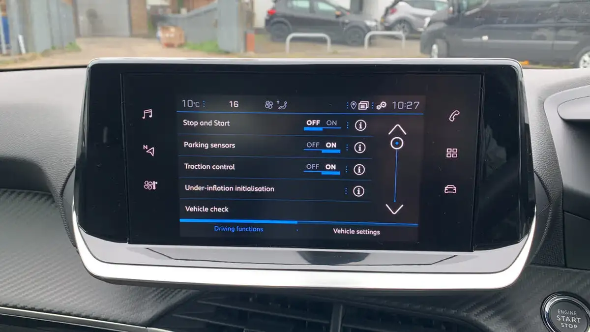 2023-peugeot-208-12-puretech-allure-premium-100ps-big-30