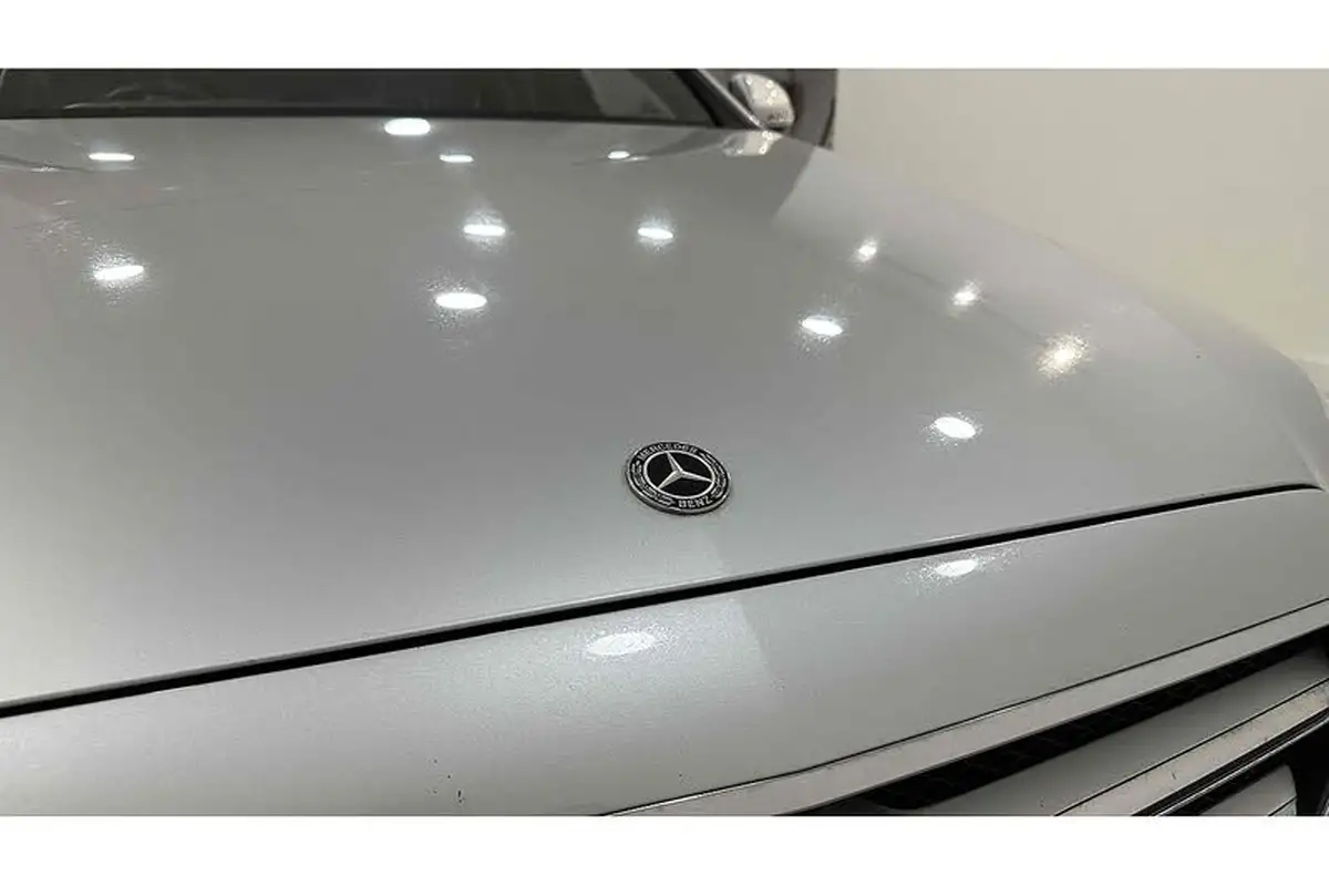 2020-mercedes-benz-e-class-20d-e300de-amg-line-premium-eq-power-saloon-4d-big-20