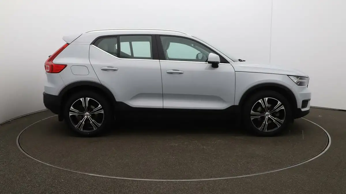 2022-volvo-xc40-20-b4-inscription-awd-big-39