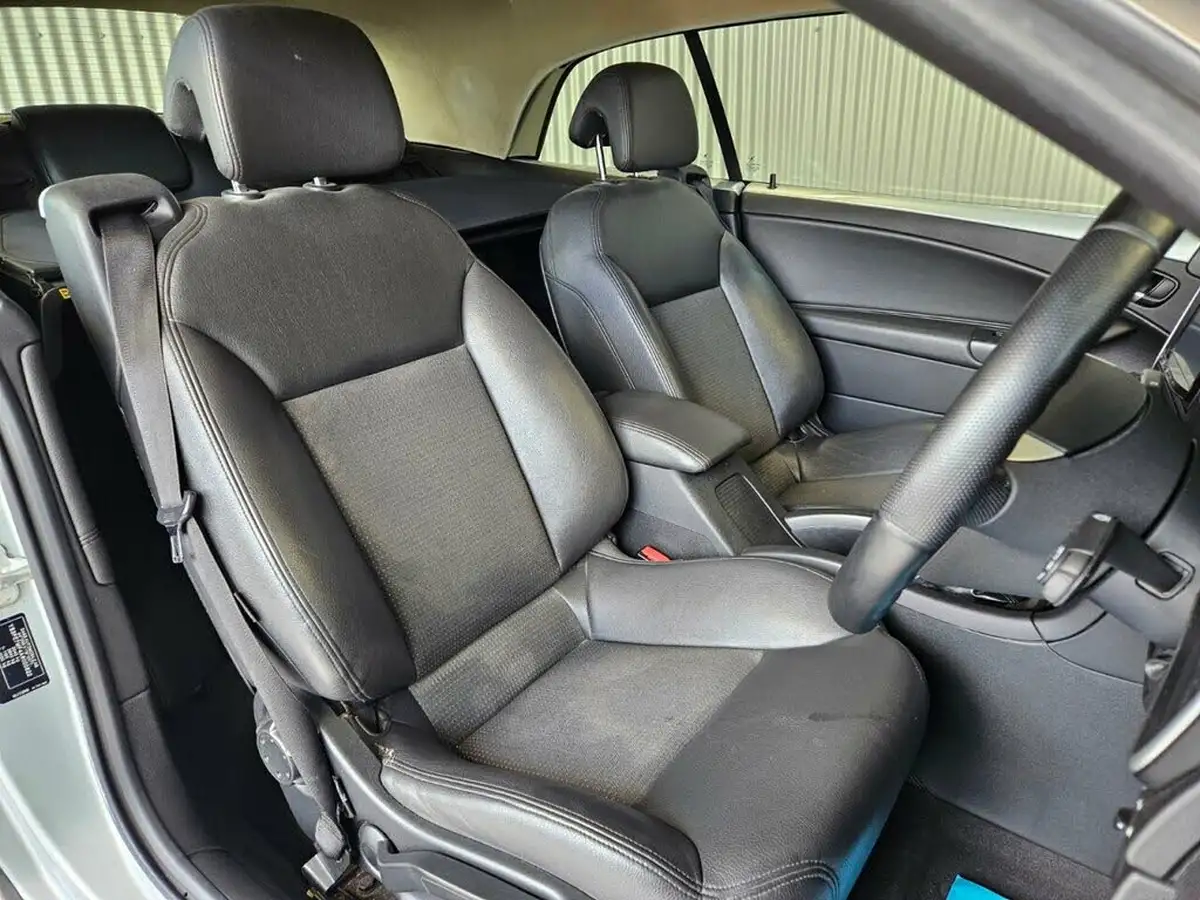 2010-saab-9-3-big-21