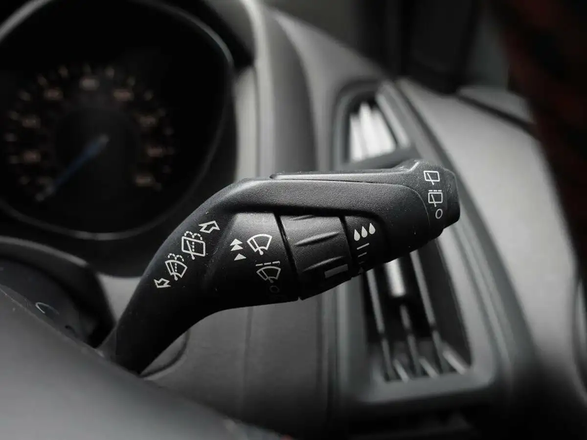 2018-ford-focus-10t-st-line-x-140ps-hatchback-big-39