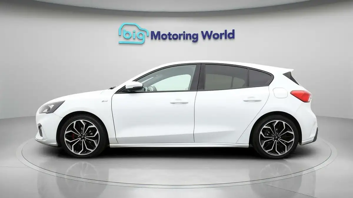 2019-ford-focus-10t-st-line-x-hatchback-big-3