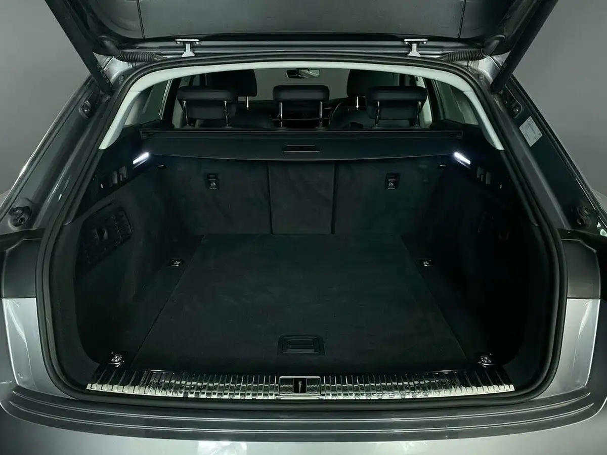 2022-audi-e-tron-55e-technik-station-wagon-big-12