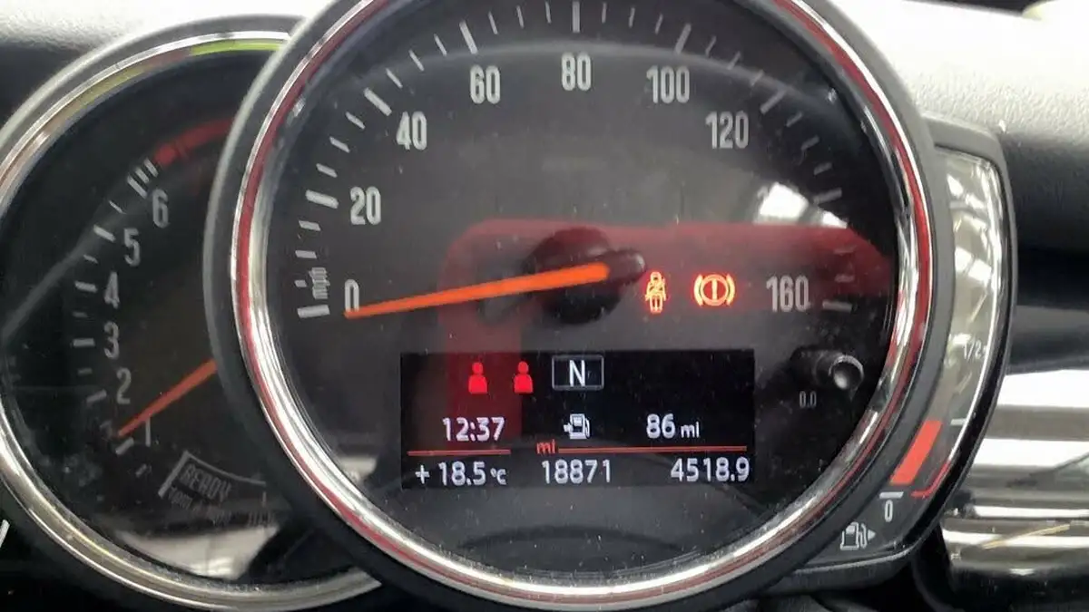2021-mini-cooper-15-cooper-classic-hatchback-3d-big-8