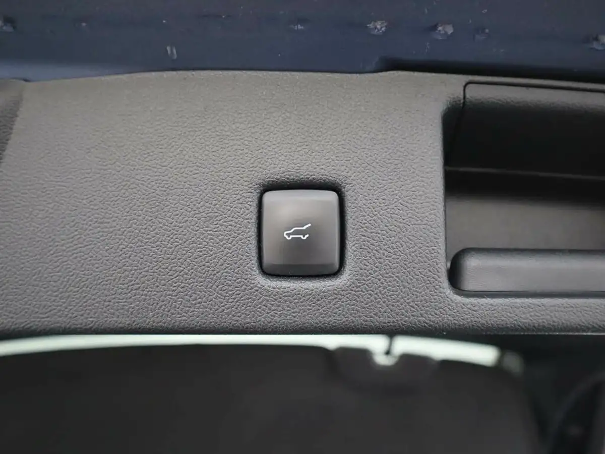 2022-ford-kuga-big-8
